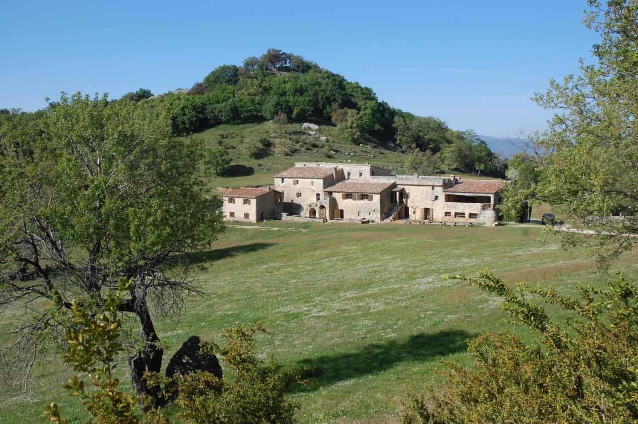 Le Domaine Du Castellas Sivergues Екстериор снимка