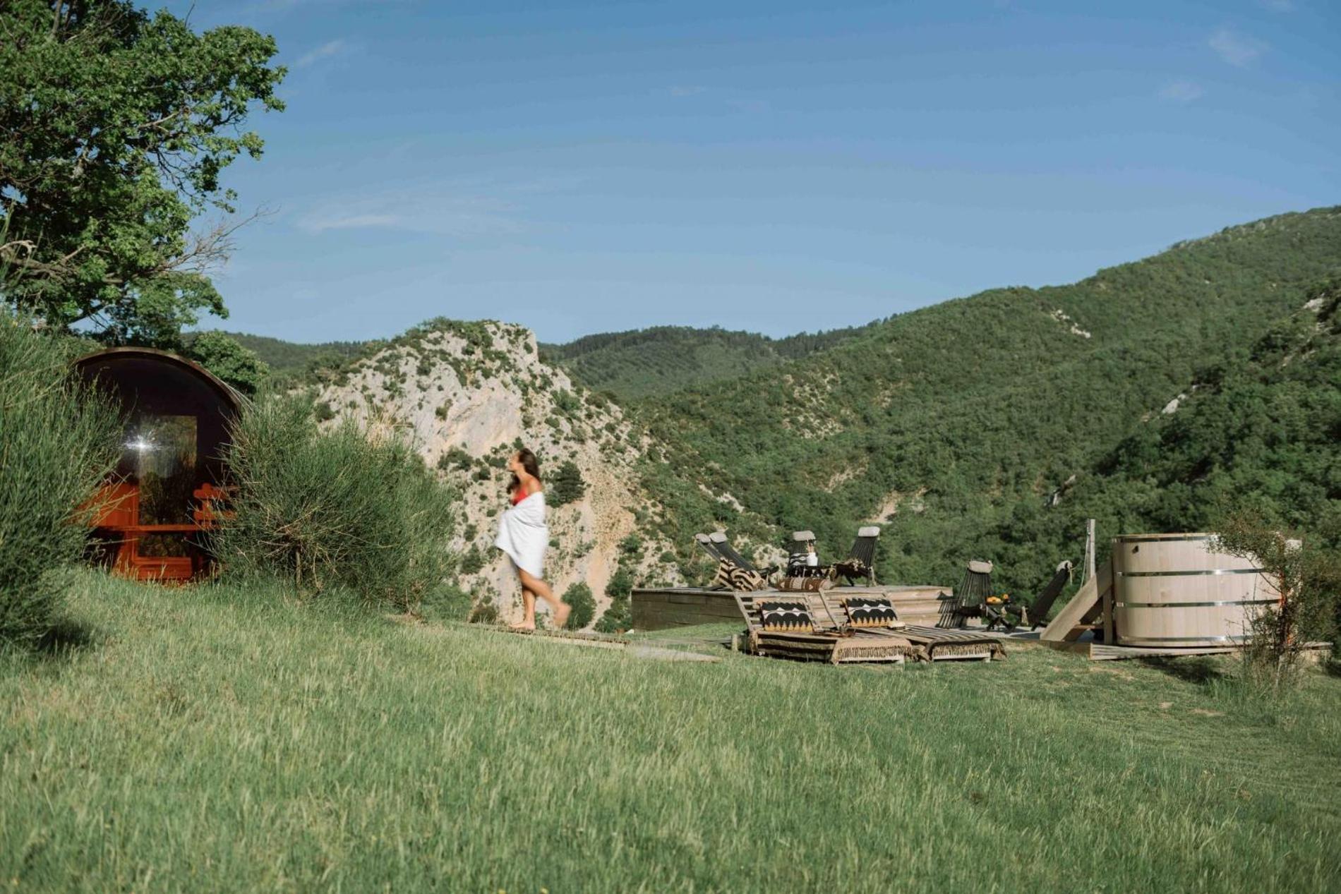 Le Domaine Du Castellas Sivergues Екстериор снимка