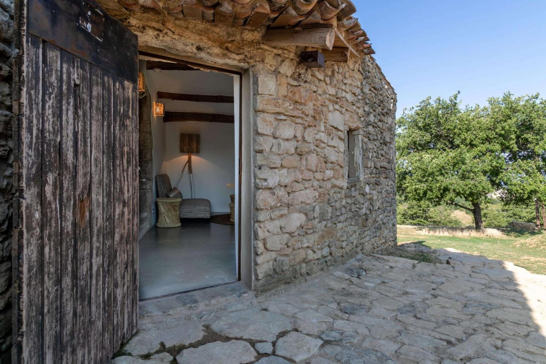Le Domaine Du Castellas Sivergues Екстериор снимка